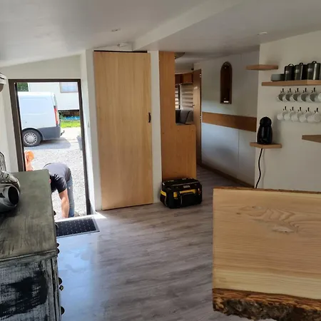 Le Petit Ecrin, Caravane Residentielle טרואה פונטס