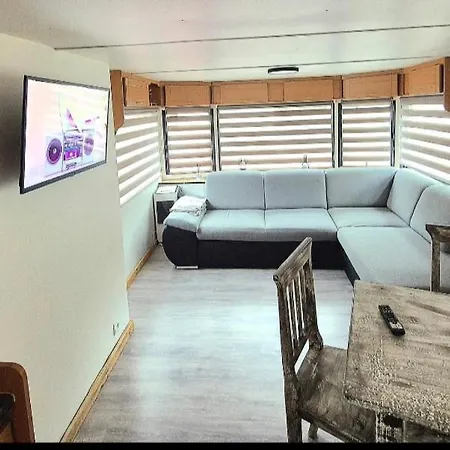 Casa di campagna Le Petit écrin, Caravane Résidentielle *